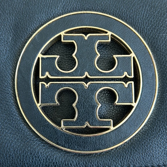 Tory Burch Reva Cross body leather black flap bag with gold chain strap. - Picture 3 of 11